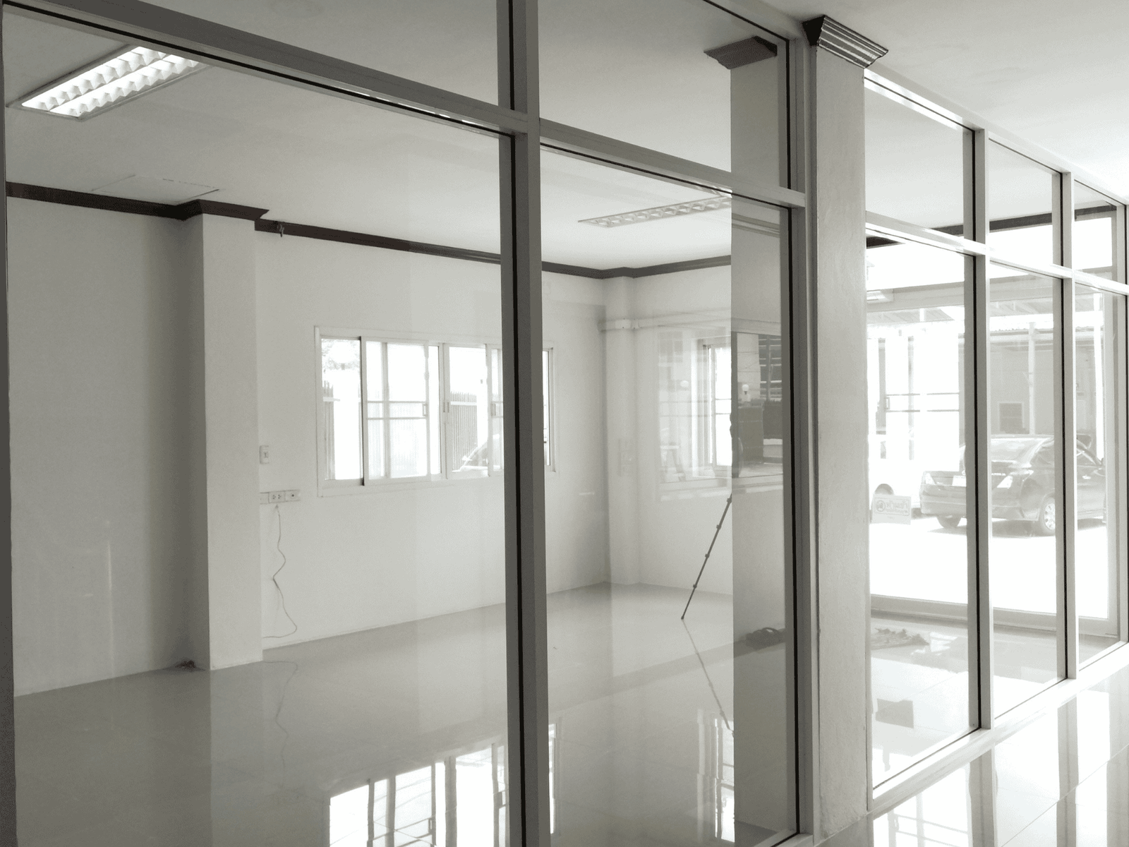 Aluminium Glass Partition Service in Pune